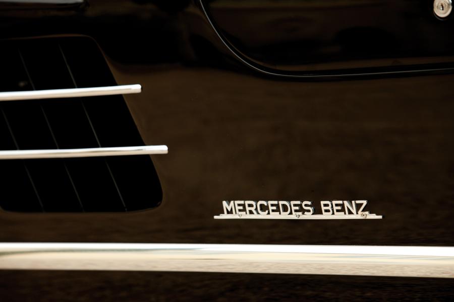 Детали экстерьера Mercedes-Benz 300 SL Gullwing Coupe 1955 года  (фото 45 из 54)
